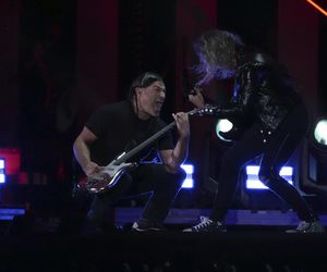 Rob Trujillo (Metallica) jest znany ze swojego charakterystycznego przykucu. Narodził się on na koncercie Ozzy'ego Osbourne'a 