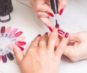 Zniekształcenie paznocia po obgryzaniu [Porada eksperta]