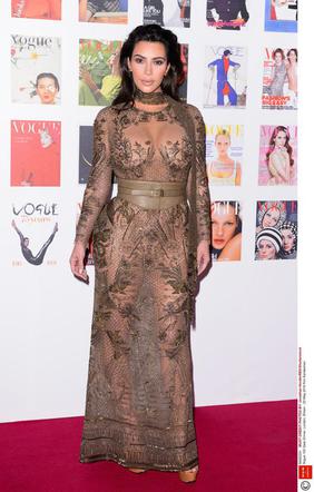 Kim Kardashian na gali vogue 100