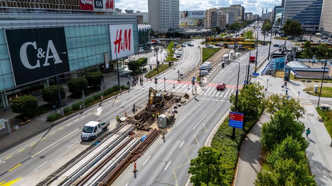 Remont torów tramwajowych na ulicy Marszałkowskiej w Warszawie
