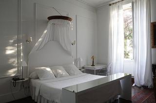 Białe sypialnie: jak zastosować biały w sypialni