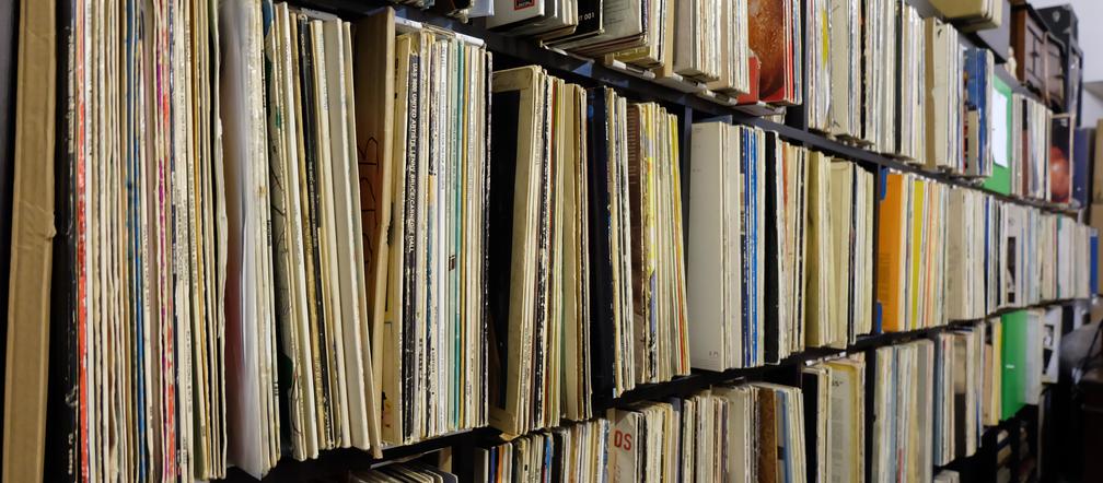 Płyty CD odchodzą do lamusa. Teraz popularne są czarne krążki [GALERIA]