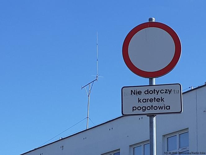 Namioty przed szpitalami