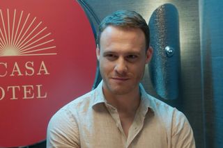 Kiedy ktoś kocha bardziej. Ateş, Leyla