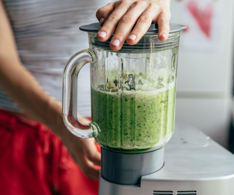 Po świątecznej uczcie przyda się detoks. Czy soki i koktajle to dobry wybór?
