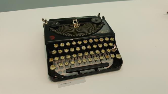 Maszyny do pisania na wystawie w Bydgoszczy
