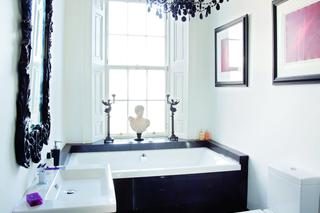 10 pomysłów na wystrój łazienki: łazienka klasyczna, retro czy glamour?