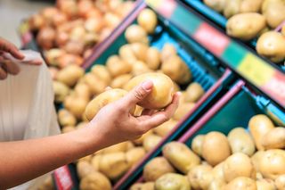 Ziemniaki z Lidla i Biedronki przebadane. Znaleziono pestycydy w jednym produkcie