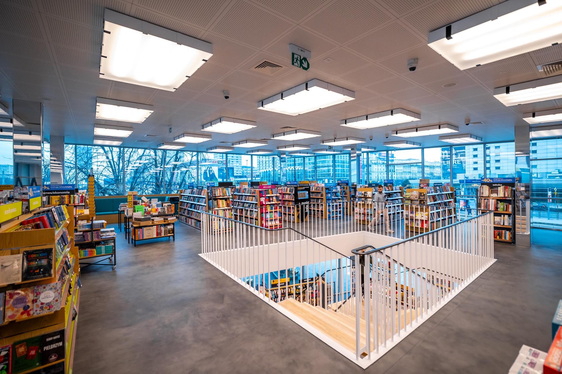 Wnętrza odnowionej "Cepelii" w Warszawie