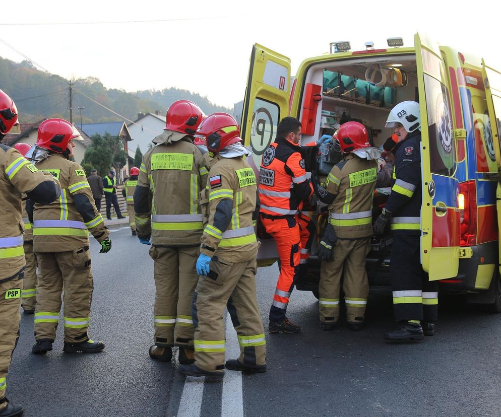 Tragiczny wypadek pod Bydgoszczą! 19-letni roztrzaskał się na drzewie