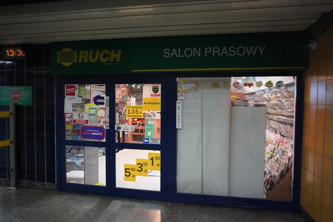 Kiosk Ruchu na stacji Natolin