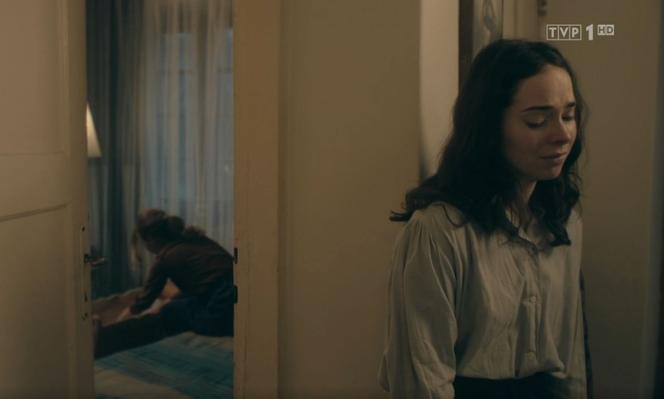 Stulecie Winnych 4 sezon odc. 45. Agnieszka (Ina Sobala), Michelle (Maria Pawłowska)