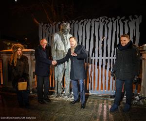 Białystok. Odsłonięto pomnik Władysława Bartoszewskiego