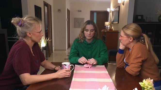 	Na Wspólnej odc 4051. Renata (Marta Jankowska), Monika (Sylwia Gliwa), Nina (Liliana Jakubowska)