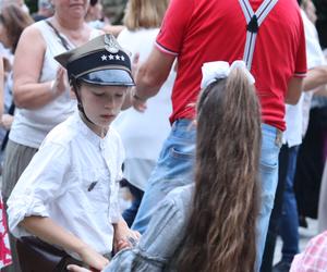 Wirują warkocze i wstążeczki. Tak bawili się lublinianie na potańcówce w skansenie!