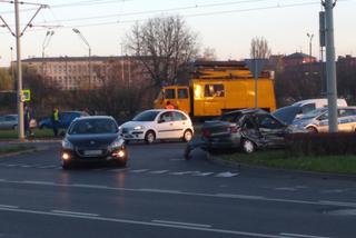 Kolizja tramwaju z samochodem ul. Czerwona Droga