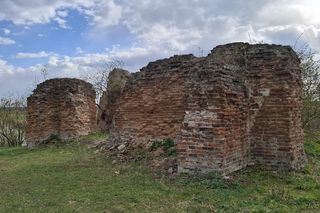 Wiosenny zespół pałacowo-parkowy w Zawieprzycach koło Lublina