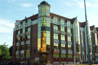  Gdańsk Długie Ogrody. Ul. Długie Ogrody 14: Amber Gold i Biedronka.