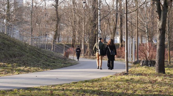 Mieszkańcy Lublina poczuli wiosnę. Na termometrach było ponad 20 stopni! Wiosenna odsłona Parku Ludowego w obiektywie