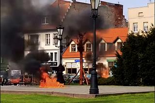 Młody mężczyzna płonął jak pochodnia na środku rynku. Horror w Strzelnie!