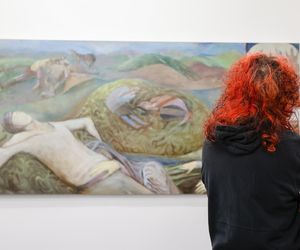 Ściśnięty biust i koronki. Tak Doda zaprezentowała się na wernisażu obrazów, dla których była inspiracją!