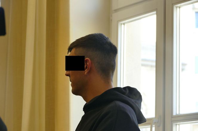 Zdaniem śledczych oszukał pół tysiąca osób. Stracił blisko 800 tysięcy złotych.