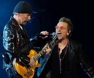 Czy w U2 panuje demokracja? Nawzajem się słuchamy, a potem robimy to, co zaproponuje... The Edge 