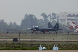 Chińskie samoloty J-10 i J-31 