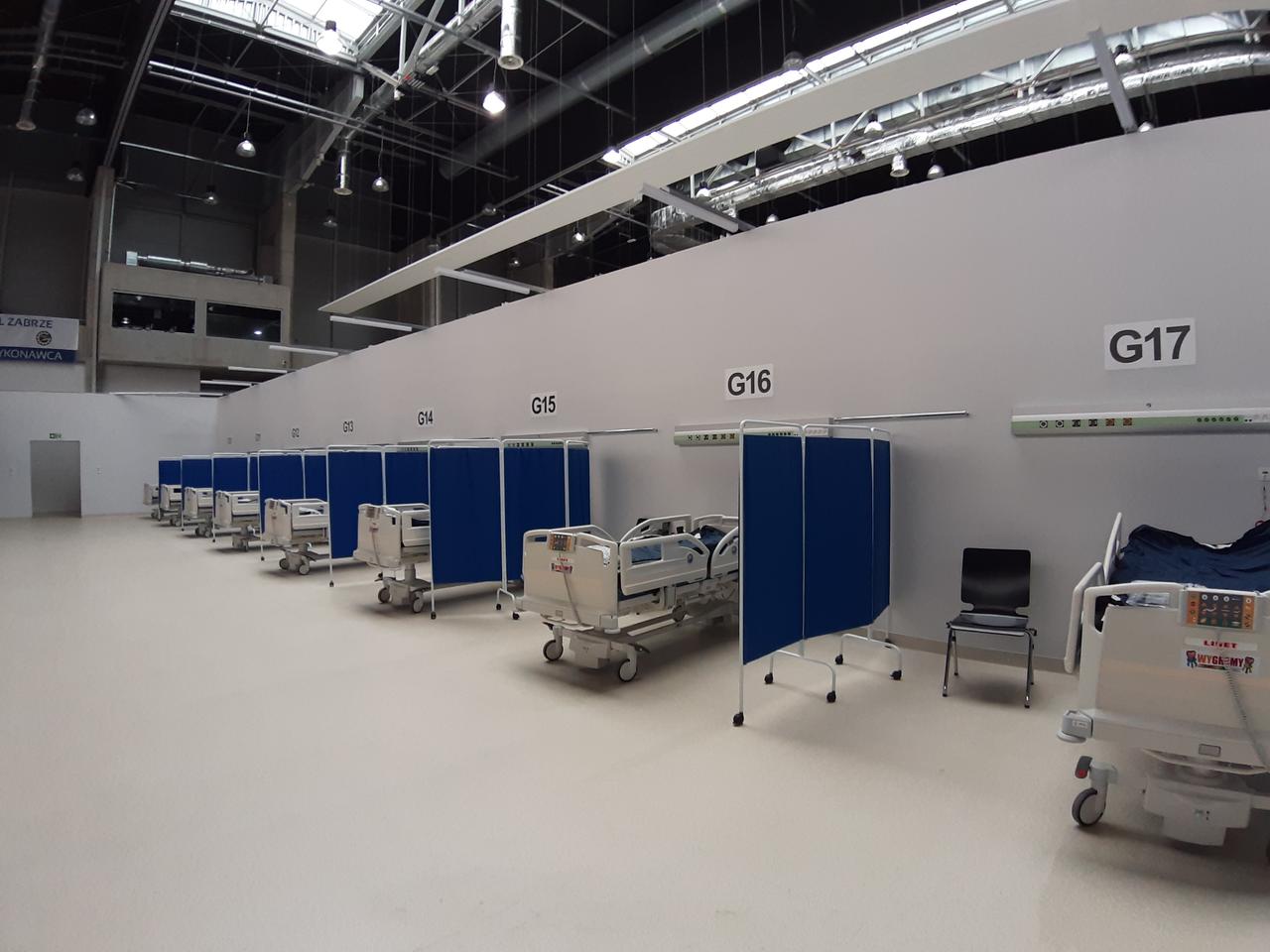 Szpital tymczasowy w CWK - za mało personelu by przyjmować więcej pacjentów