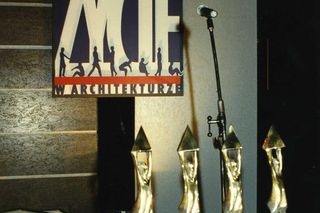 ŻYCIE W ARCHITEKTURZE, statuetki autorstwa profesora Adama Myjaka