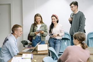 Ponad 3000 miejsc czeka na ósmoklasistów. Kieleckie szkoły ruszają z rekrutacją – sprawdź edukacyjne hity!