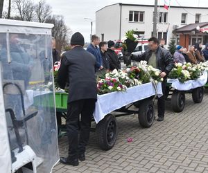 Tłumy żegnały młodego burmistrza i jego ojca