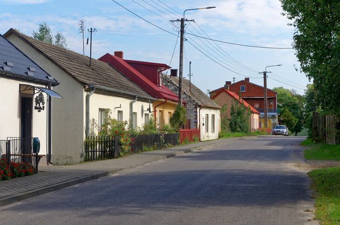 Gliniany w Świętokrzyskiem. Przez tą wioskę w XVIII wieku przechodziły wojska króla Szwecji