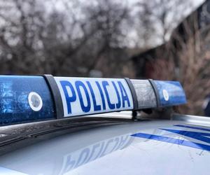 Byli agresywni i wulgarni. Policjanci bronią się przed sądem