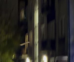 Furiat szalał na Mokotowie. Zrzucał meble na samochody