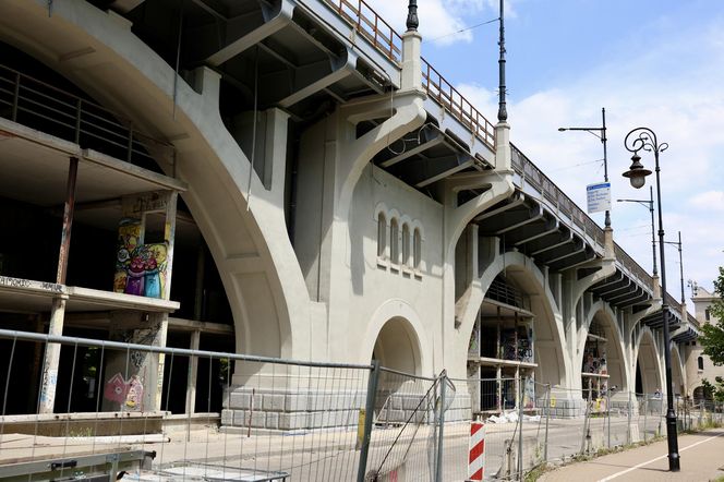 Fatum nad mostem Poniatowskiego. Remont trwa dwa lata, a końca nie widać
