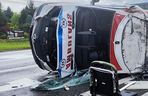 Tuszyn. Wypadek karetki. Uderzyła w nią 35-latka z dzieckiem [ZDJĘCIA]