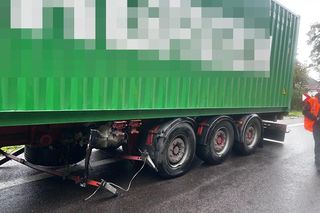 Izbica. Rodzina w szpitalu. Audi zderzyło się z ciężarówką na DK 17 [11.10.2024]