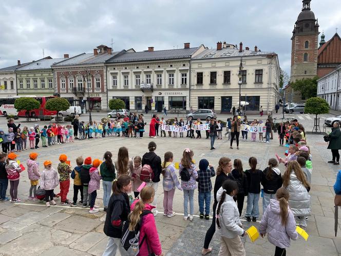 Happening na Rynku na otwarcie Tygodnia Bibliotek w Nowym Sączu