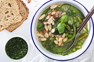 Warzywna zupa na odchudzanie: zielona, obfita, pyszna