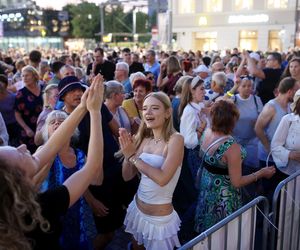 Potańcówka przed Teatrem Śląskim w Katowicach (09.08)