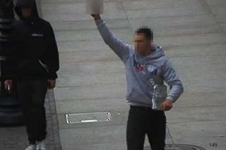 Przerażające sceny w centrum Poznania. Mężczyzna z bronią celował w otoczenie! 