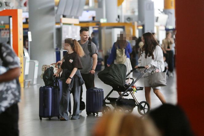 Marcin Hakiel z rodziną lecą na wakacje