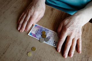 Chaos w emeryturach! Co miesiąc inna kwota