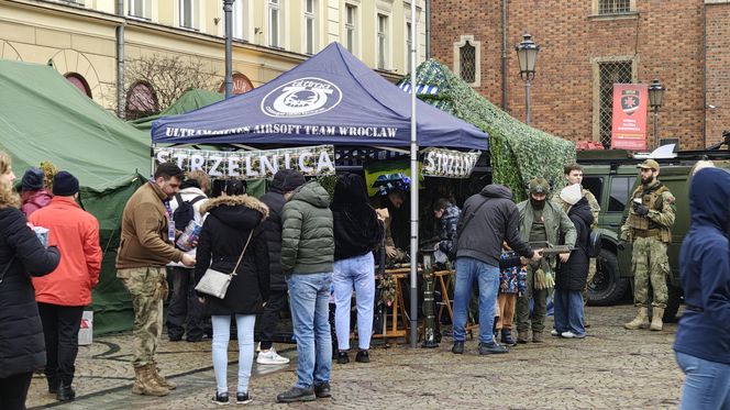 Wrocław gra z WOŚP 2025. „Ta akcja nas wszystkich jednoczy” [ZDJĘCIA]