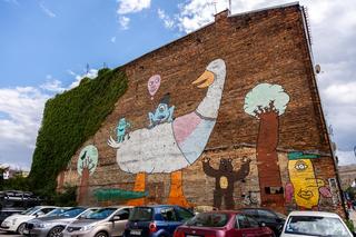 Najciekawsze murale w Warszawie. Gdzie można je oglądać? Co przedstawiają?