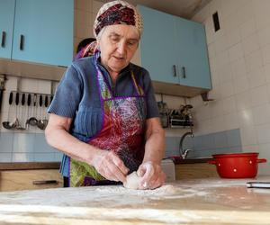 Mówią o niej “wyspa długowieczności”. 100-latkowie jedzą 5 tradycyjnych potraw