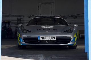 Czeska policja jeździ Ferrari. Wcześniej autem jeździł przestępca