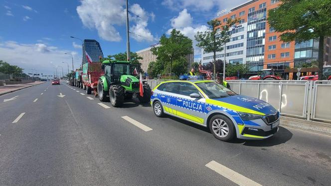 Rolnicy po raz kolejny wyjechali na ulice Poznania! Są utrudnienia dla kierowców