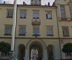 Za co wrocławscy urzędnicy płacą służbową kartą? Radny osiedla ujawnił szczegóły